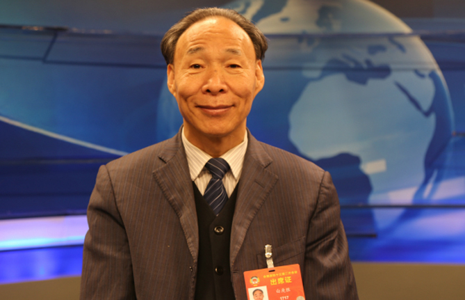 全國政協(xié)常委、中國作家協(xié)會副主席白庚勝：民族文化的保護與發(fā)展