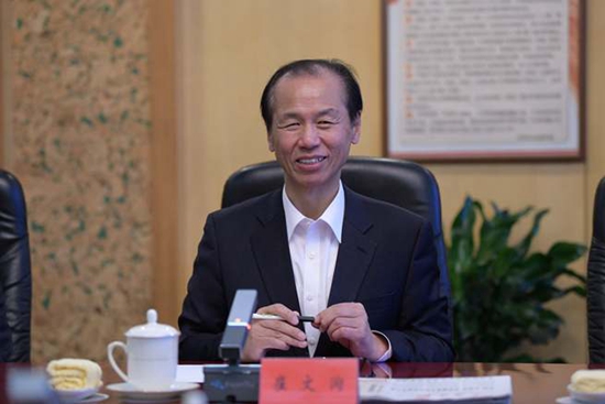 人民日?qǐng)?bào)社社長(zhǎng)李寶善會(huì)見韓國江原道知事崔文洵一行（攝影：於凱）